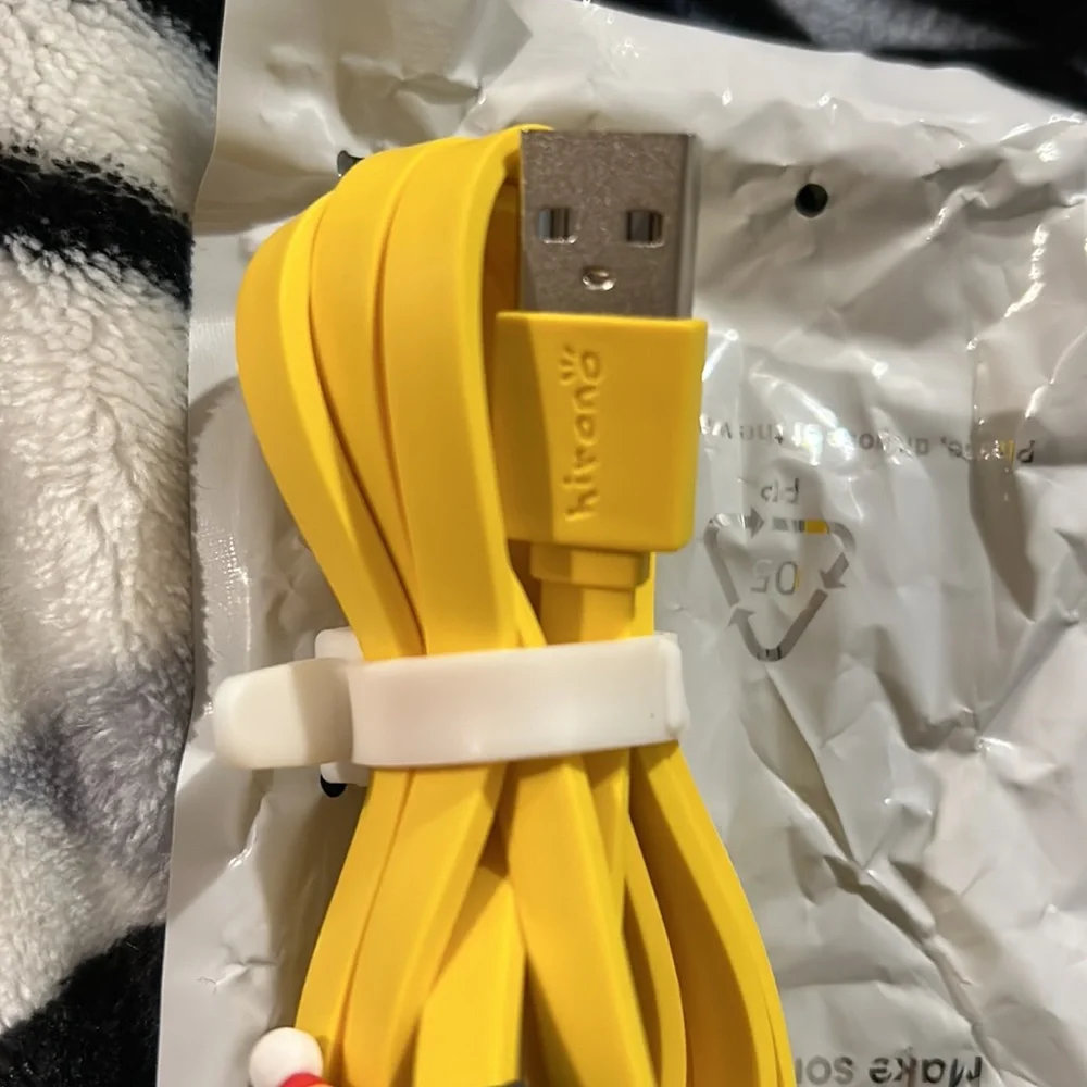 Hirono iPhone, phone charger